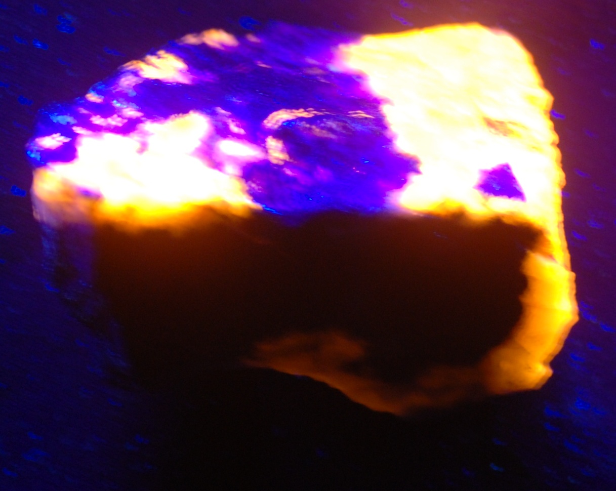 sodalite-Groenland-UV25272.jpg