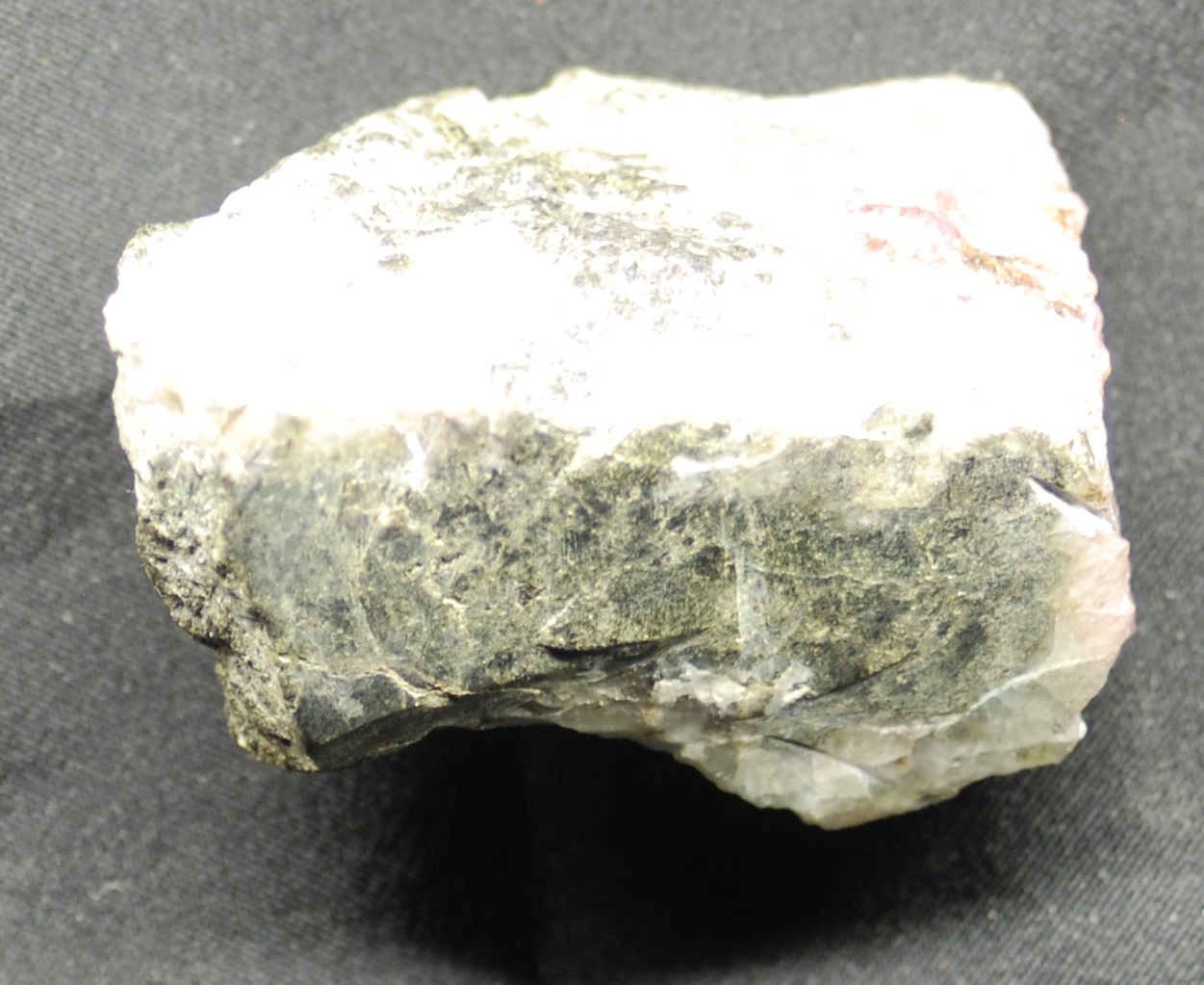 sodalite-Groenland-witlicht15273.jpg