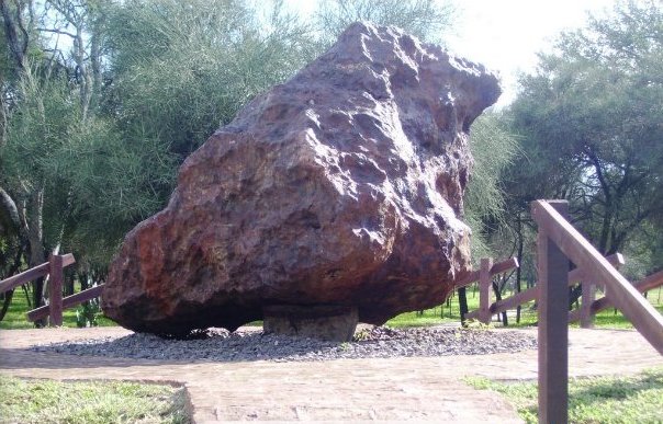 http://www.sciencecafeovervecht.nl/SBM2016/Meteorito-Chaco-cropped.jpg